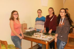 Adventkranzbinden 2017 _010.jpg
