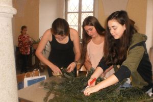 Adventkranzbinden 2017 _009.jpg