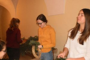 Adventkranzbinden 2017 _017.jpg